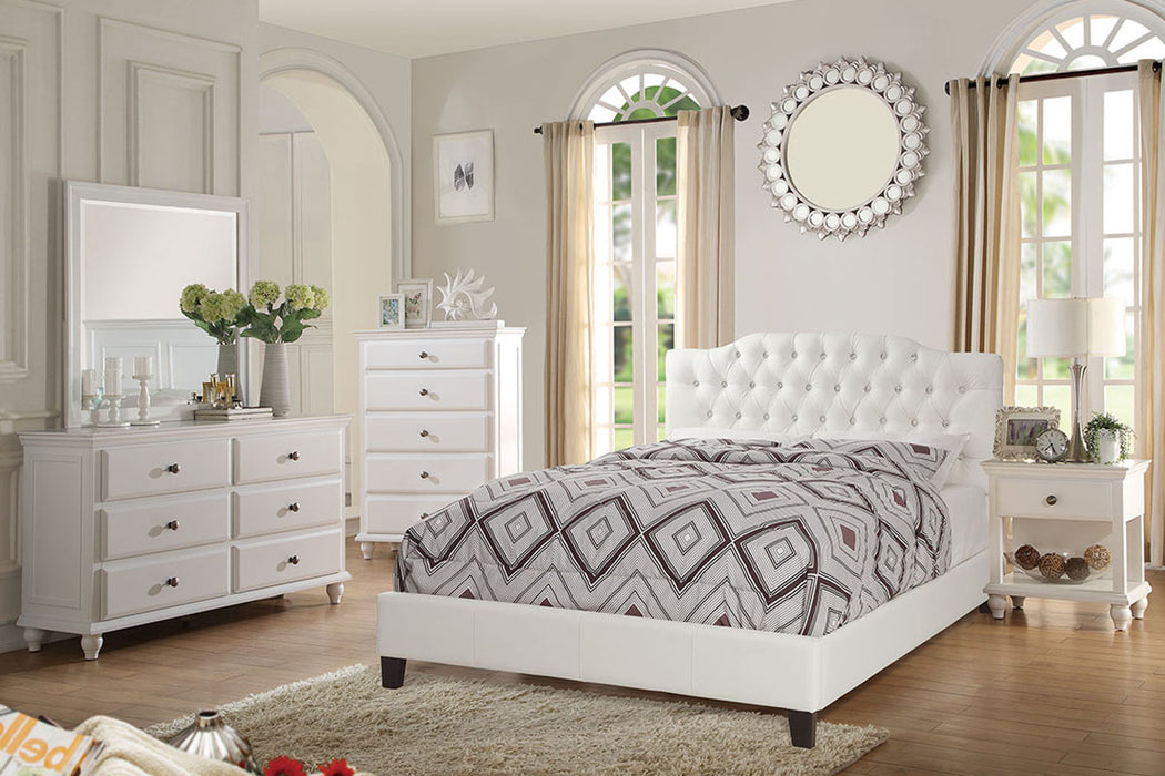 Chyuan Queen Bed/Pu-White in White / Espresso image