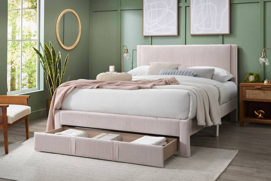 F9659Q Queen Bed