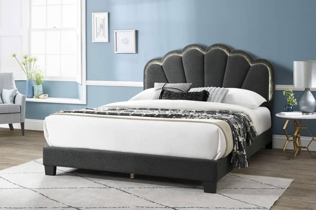 F9662Q Queen Bed